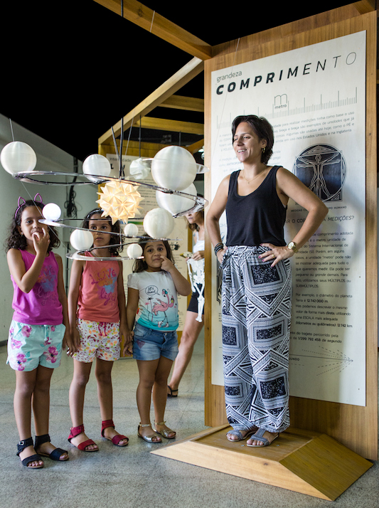 Obra interativa Balança Sideral